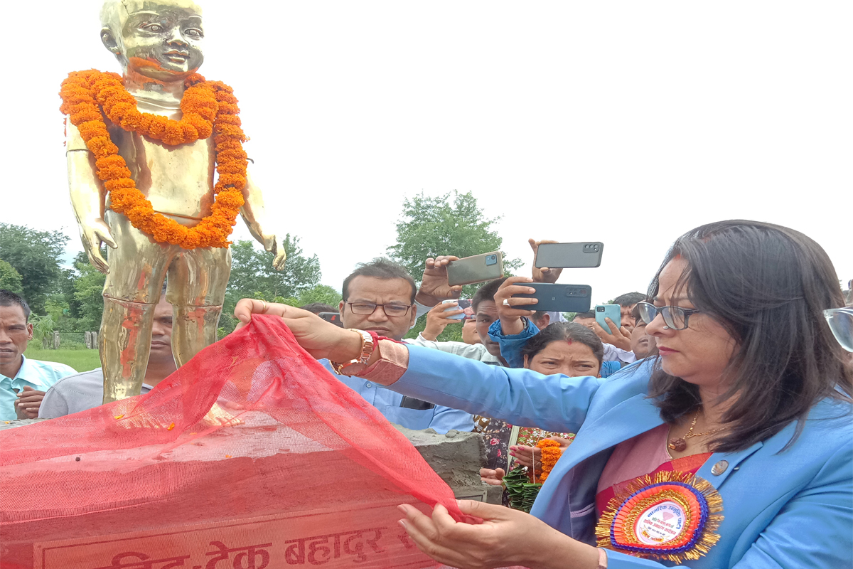 टीकापुर घटनाको आठ वर्षपछि मृत्यु भएका नाबालकको सालिक अनावरण